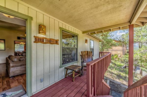 Deer Crossing: A Family Favorite with 3 Bedrooms and a Private Hot Tub!